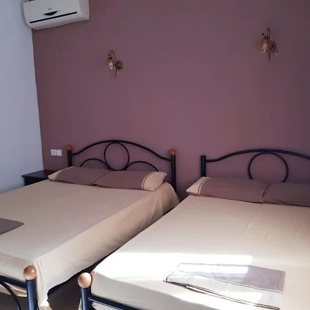 Konstantinos-Elli Rooms Vrasná Esterno foto