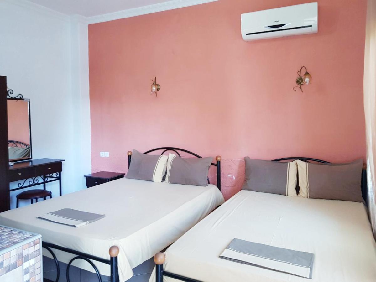 Konstantinos-Elli Rooms Vrasná Esterno foto
