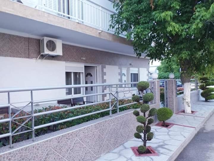 Konstantinos-Elli Rooms Vrasná Esterno foto