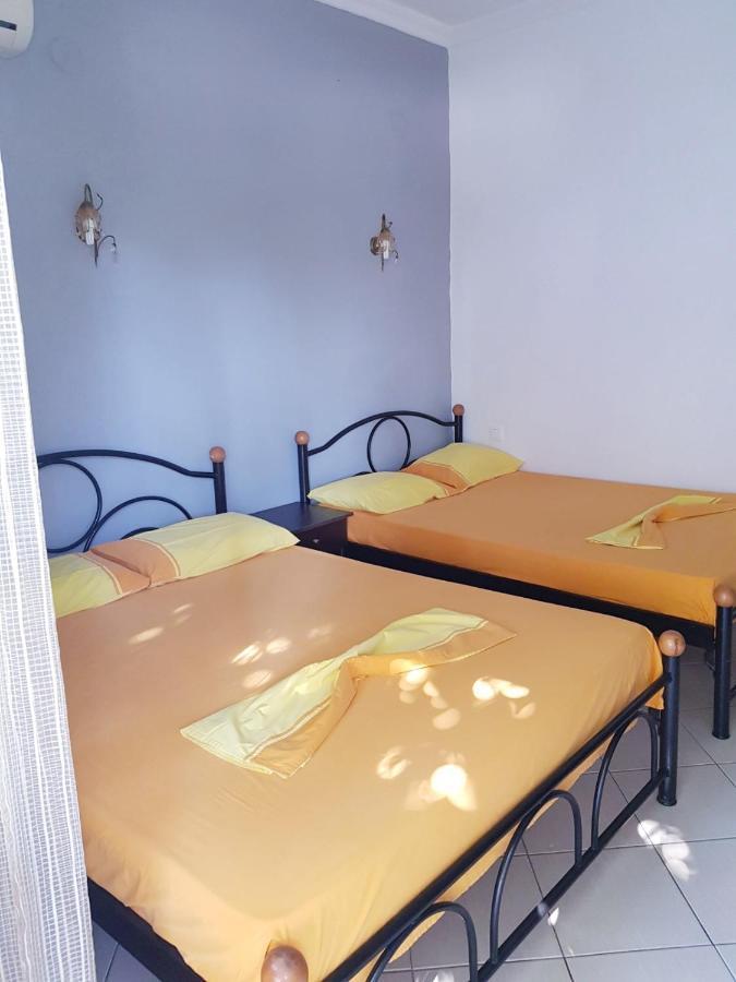 Konstantinos-Elli Rooms Vrasná Esterno foto