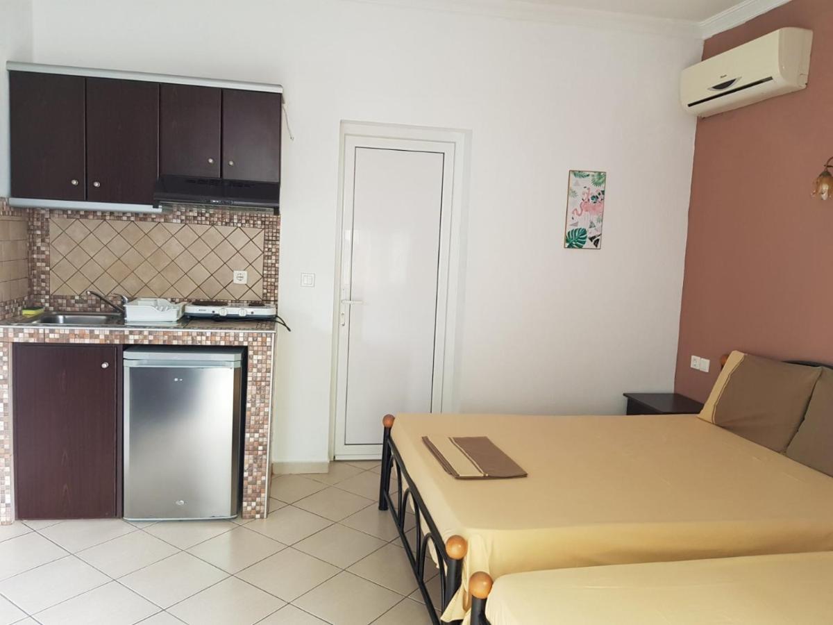 Konstantinos-Elli Rooms Vrasná Esterno foto